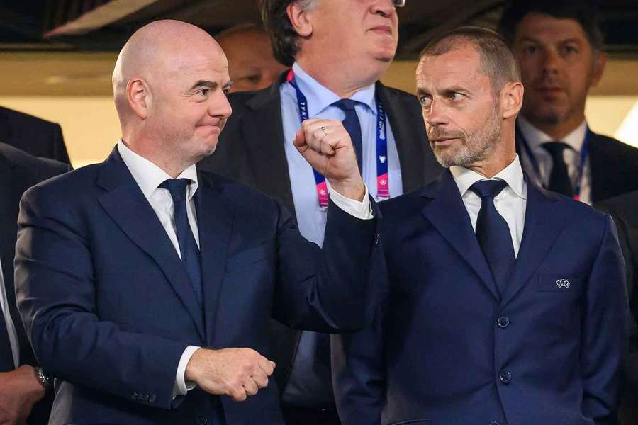 Gianni Infantino (stânga - președintele FIFA), și Aleksandr Ceferin, șeful UEFA Gianni Infantino (stânga - președintele FIFA), și Aleksandr Ceferin, șeful UEFA