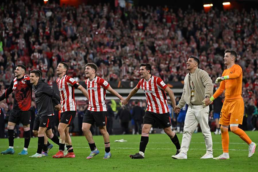 I giocatori dell'Athletic festeggiano il loro posto in semifinale di Europa League.