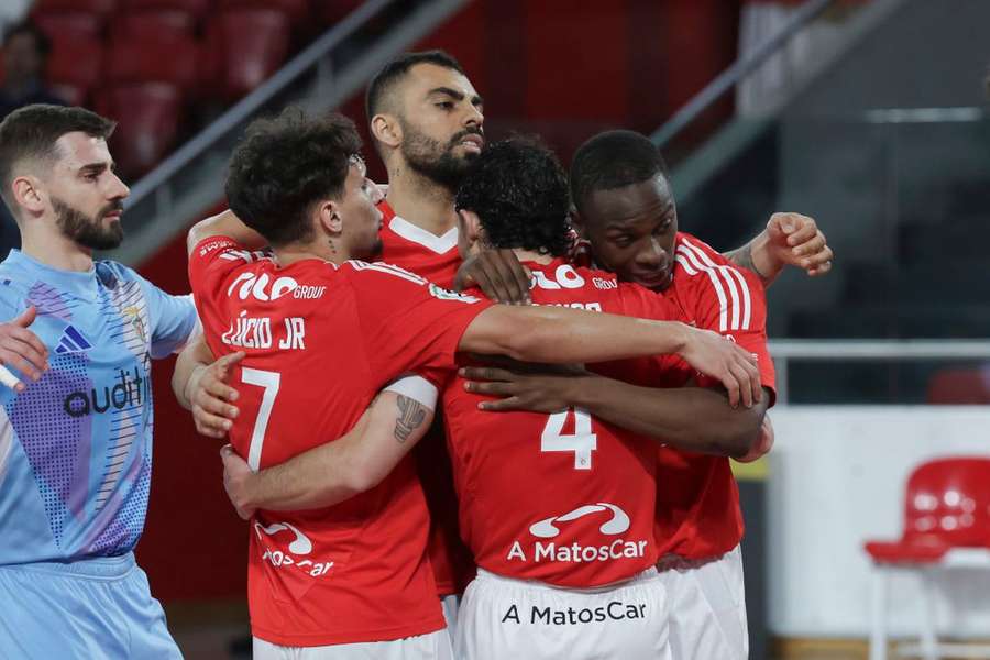 Benfica tem de vencer o Sporting na última jornada