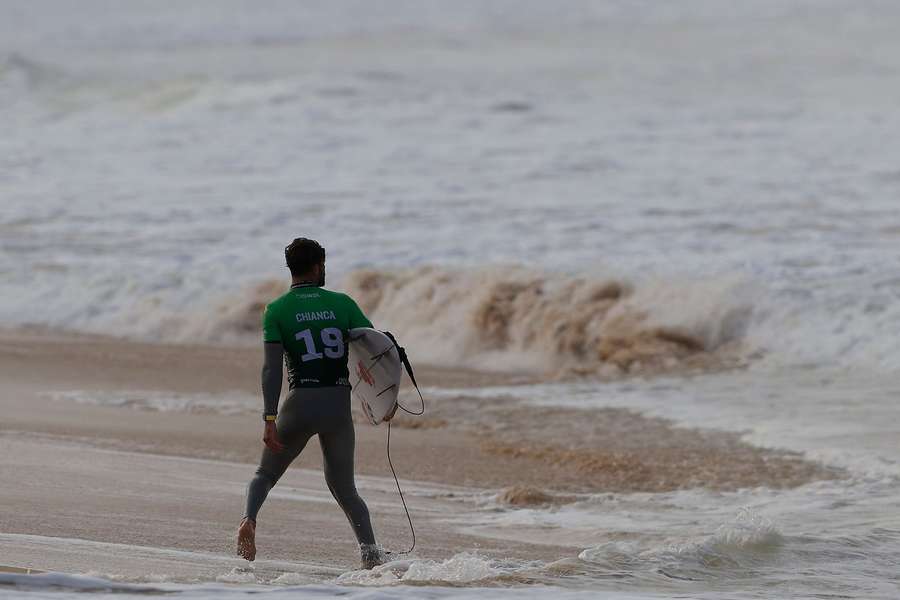 Prova em Supertubos está suspensa desde domingo Prova em Supertubos está suspensa desde domingo