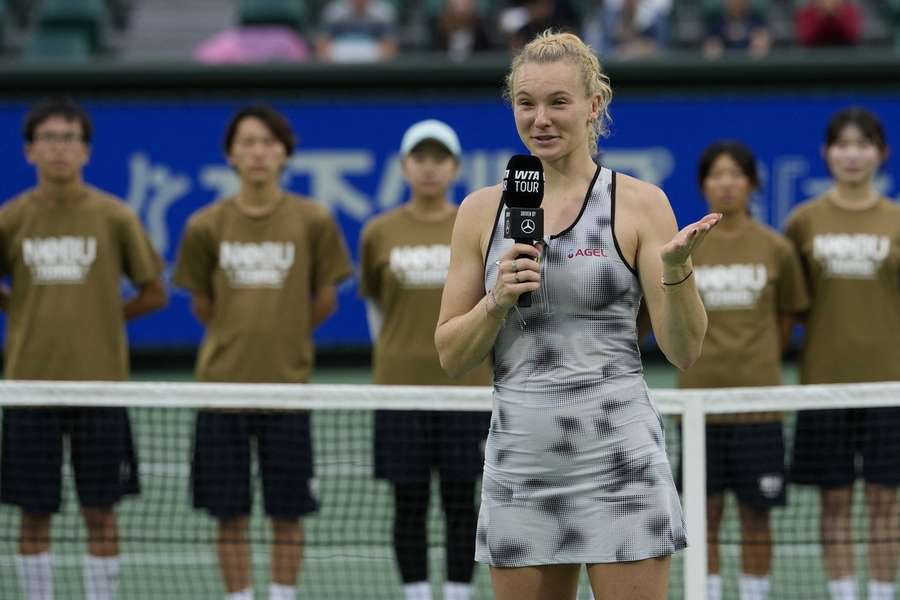 Kateřina Siniaková během slavnostního ceremoniálu. Kateřina Siniaková během slavnostního ceremoniálu.