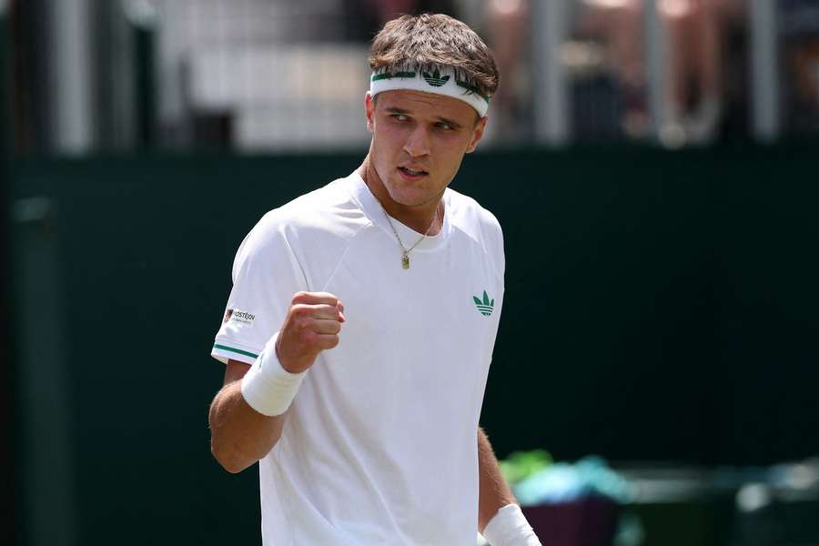 Jakub Menšík opět vylepšil své wimbledonské maximum.
