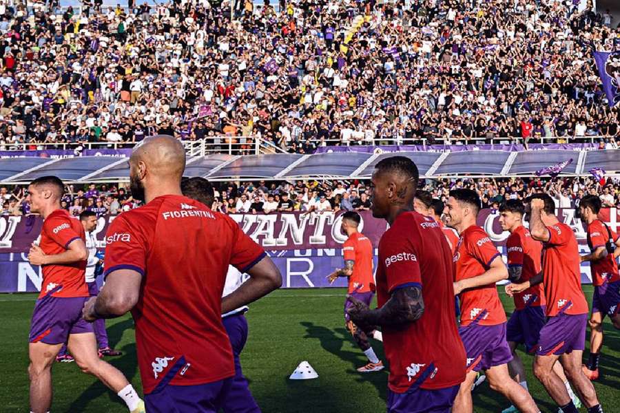 Torcida da Viola compareceu em um treino aberto antes da final