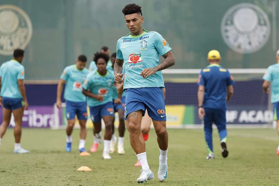 Igor Jesus foi confirmado como titular na partida desta quinta-feira (10)