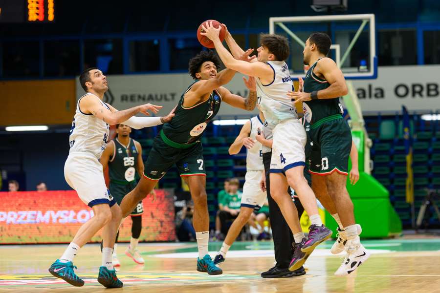 Koszykarze Śląska Wrocław przegrali we własnej hali z hiszpańskim BAXI Manresa Koszykarze Śląska Wrocław przegrali we własnej hali z hiszpańskim BAXI Manresa