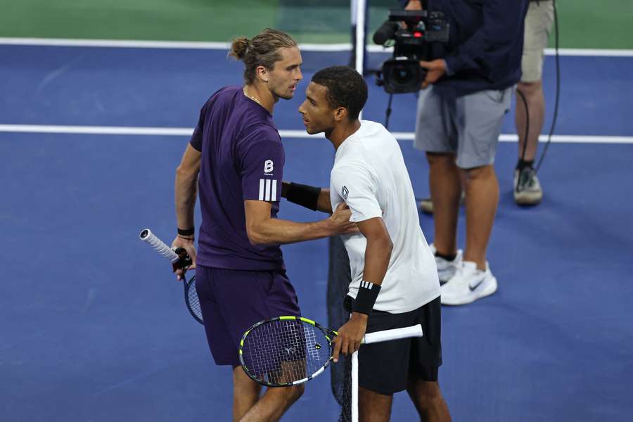 Zverev niespodziewanie odpada w trzeciej rundzie US Open. Sinner gra dalej