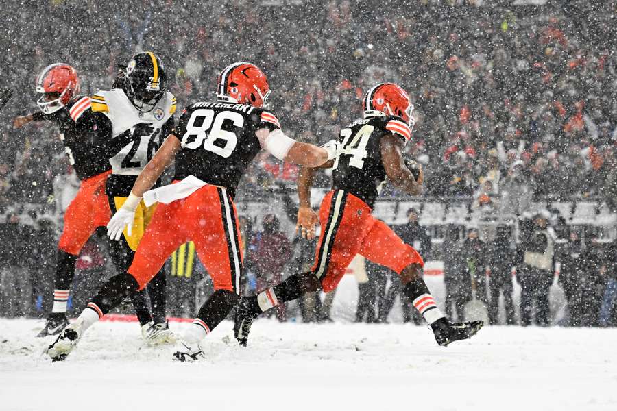 The Cleveland Browns come up with a huge win over the Pittsburgh Steelers in a very snowy Thursday Night Football clash.