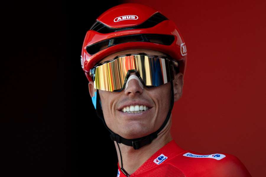 Enric Mas se juega media Vuelta en la contrarreloj de Jerez