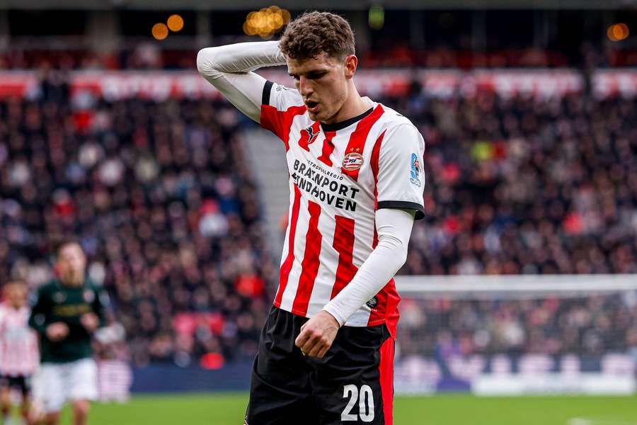 Eredivisie leaders PSV weeks without top scorer Guus Til due to training injury