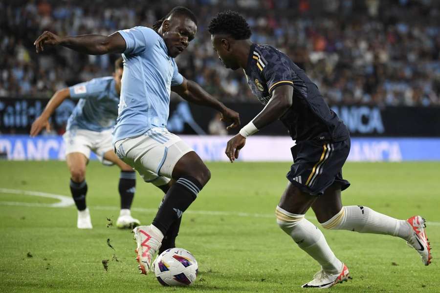 Vini Jr. sentiu lesão no início do jogo contra o Celta