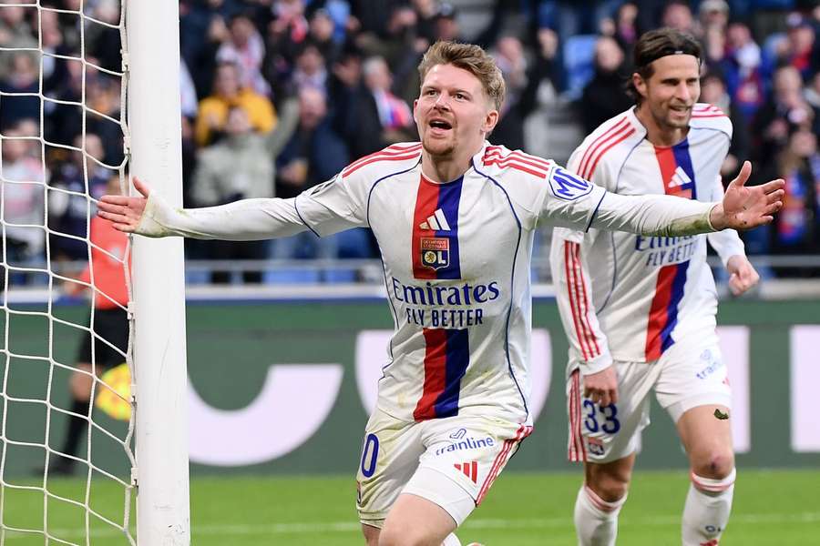 Pavel Šulc rozhodl jediným gólem zápasu o výhře Lyonu nad Le Havrem. Pavel Šulc rozhodl jediným gólem zápasu o výhře Lyonu nad Le Havrem.