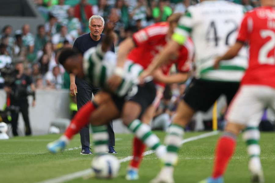 José Mourinho, treinador do Benfica, em Alvalade