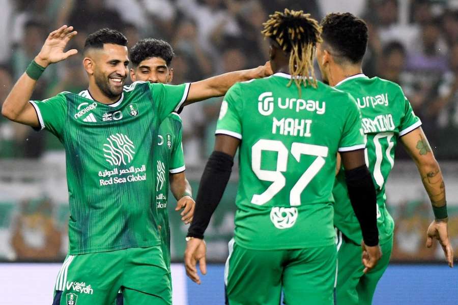 Al-Ahli, de Firmino e Mahrez, cede empate ao Damac após abrir 2 a