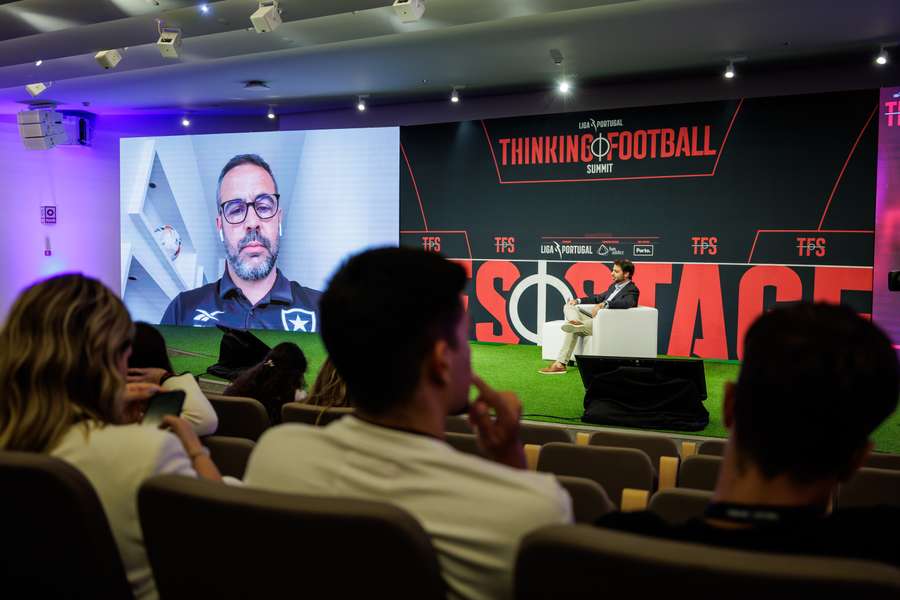 Artur Jorge participou remotamente do Thinking Football