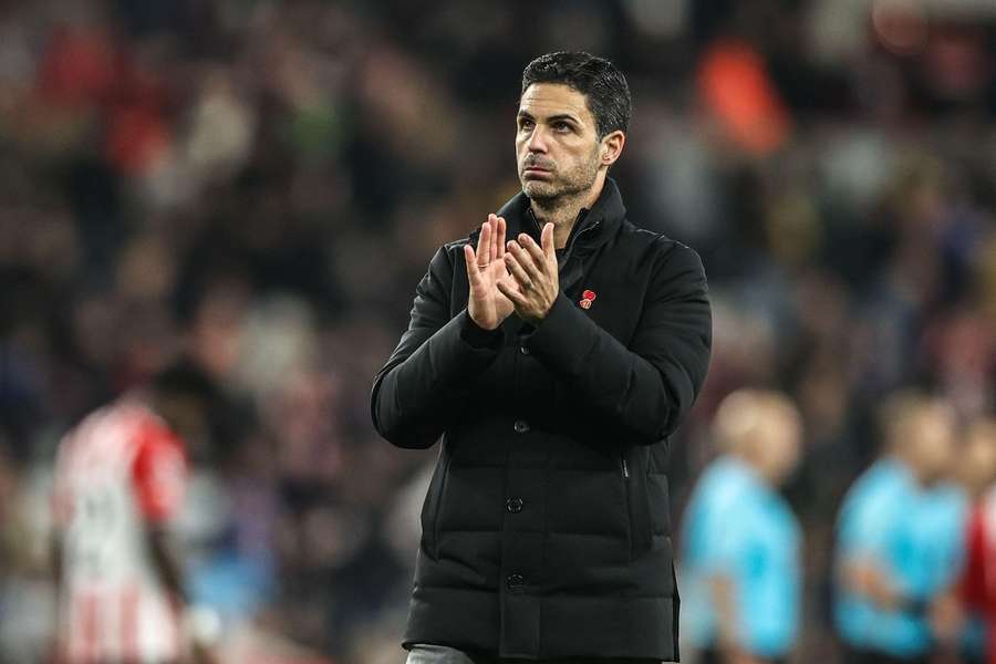 Arteta applauds Arsenal fans in Sunderland