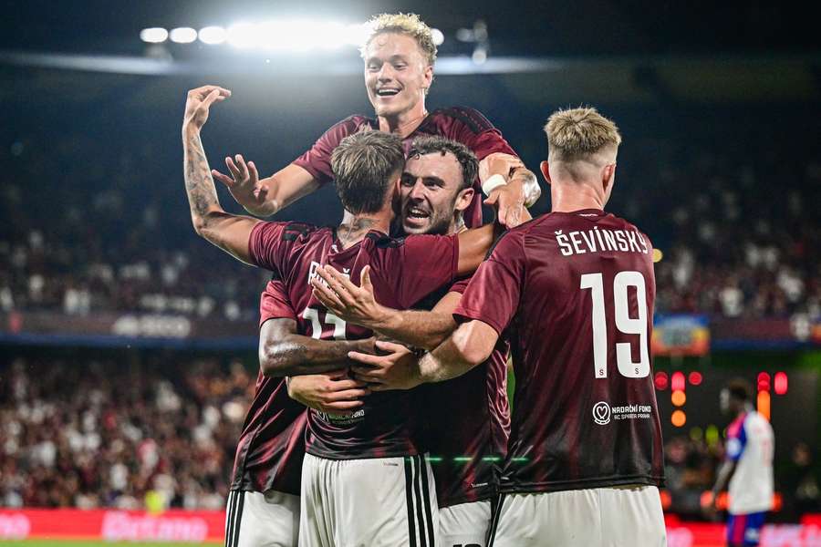 Matěj Ryneš dotáhl Spartu k výhře gólem a asistencí. Matěj Ryneš dotáhl Spartu k výhře gólem a asistencí.