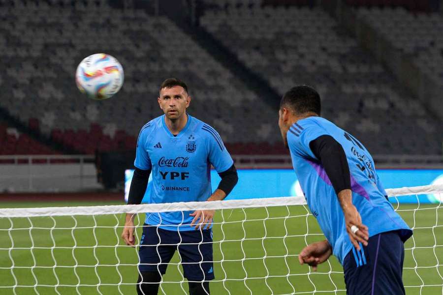 Emiliano Martínez pode rumar à Arábia Saudita