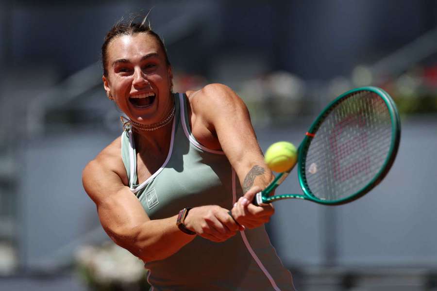 Sabalenka rugiu, e venceu novamente
