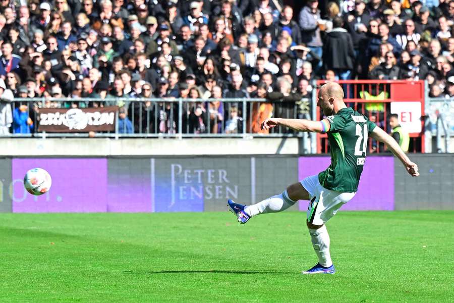 Christian Eriksen beim wichtigen Sieg der Wölfe auf St. Pauli