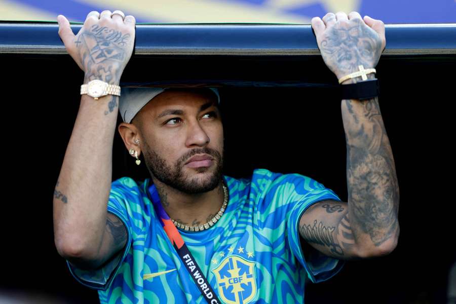 Neymar zatím nemůže hrát. Neymar zatím nemůže hrát.
