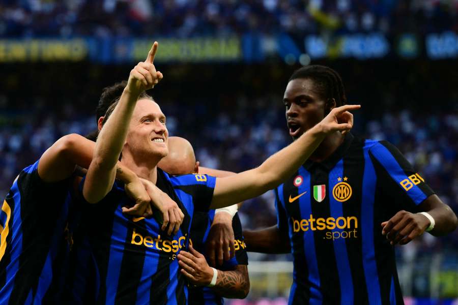 Inter otevřel ročník Serie A kanonádou, Monzu zasypal čtyřmi góly. Como remizovalo s Udinese Inter otevřel ročník Serie A kanonádou, Monzu zasypal čtyřmi góly. Como remizovalo s Udinese