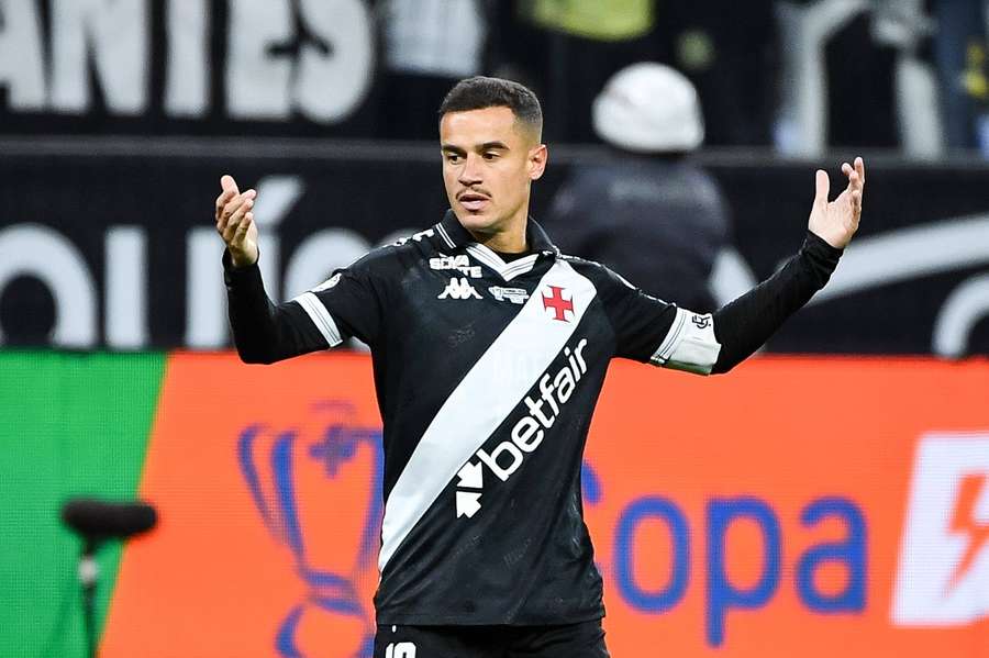 Bývalý brazilský reprezentant Philippe Coutinho,se vrací na trávník. Bývalý brazilský reprezentant Philippe Coutinho,se vrací na trávník.