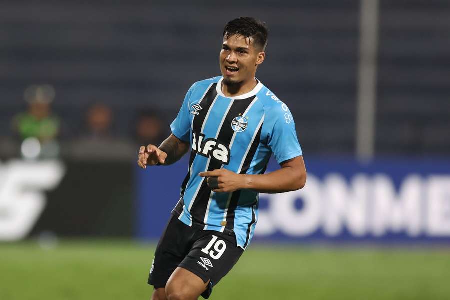 Matías Arezo deixa o Grêmio por empréstimo