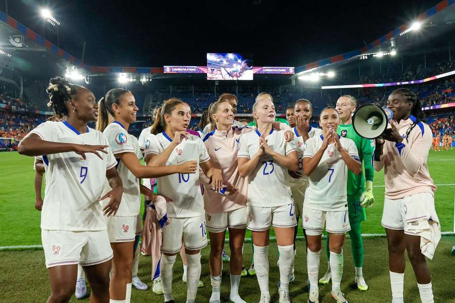 Frankreich zieht als Gruppenerster ins Viertelfinale ein