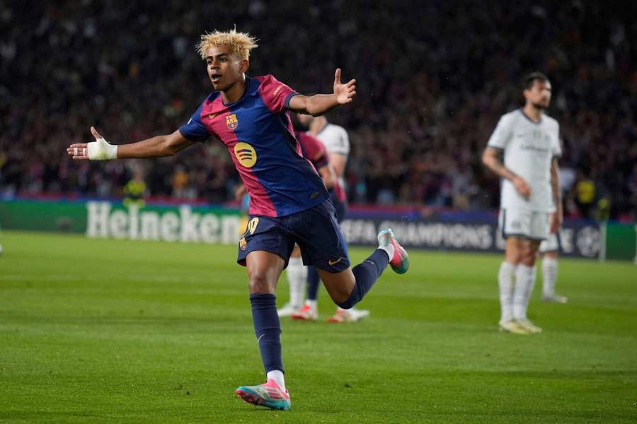 Lamine Yamal célébrant son but face à l'Inter.