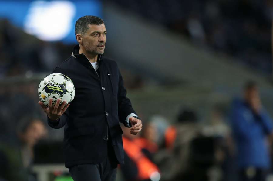 Sérgio Conceição não gostou da exibição e ainda abordou o dérbi de Lisboa