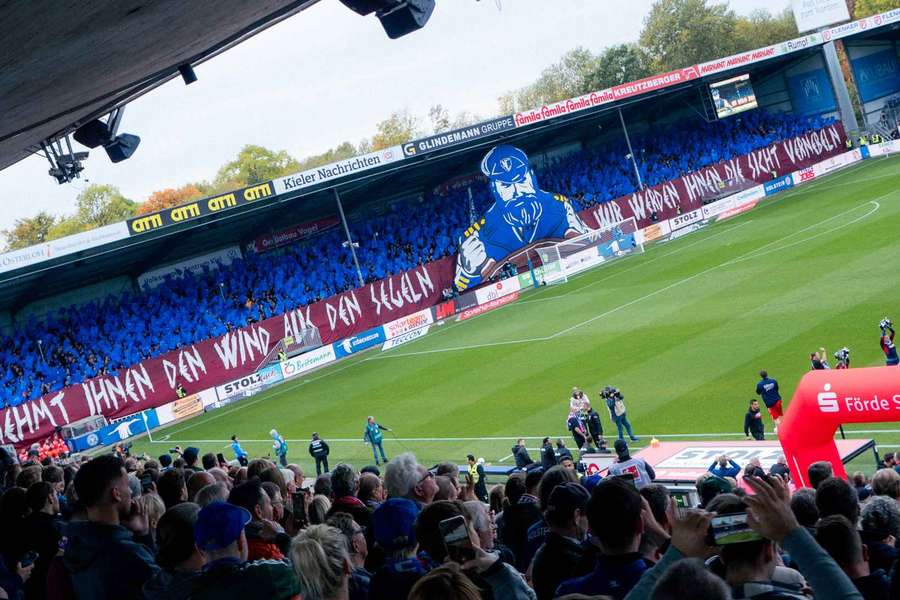 Fanoušci i fotbalisté Kielu dál čekají na první výhru v Bundeslize.