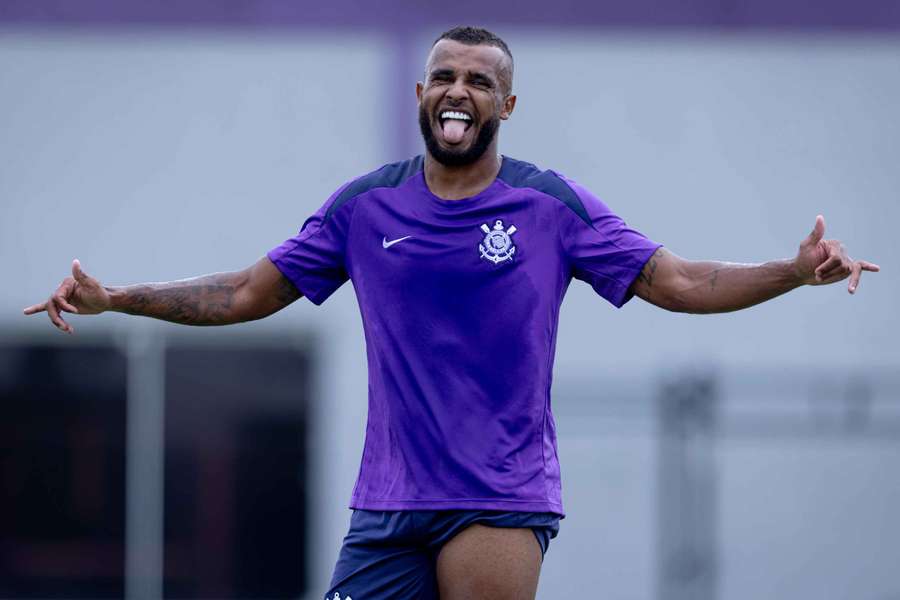 Alex Santana tem mais cartões recebidos do que golos na temporada