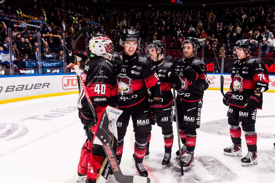 Malmo players celebrate their series win