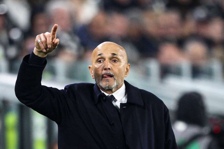 Luciano Spalletti no banco da Juventus Luciano Spalletti no banco da Juventus