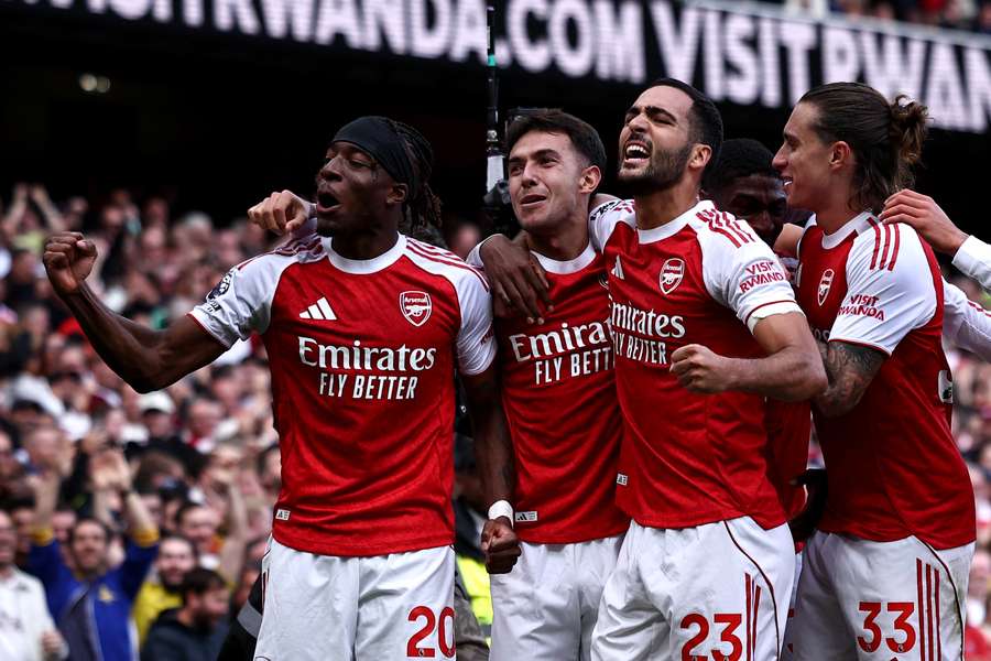 Arsenal confirmou favoritismo diante do Forest Arsenal confirmou favoritismo diante do Forest