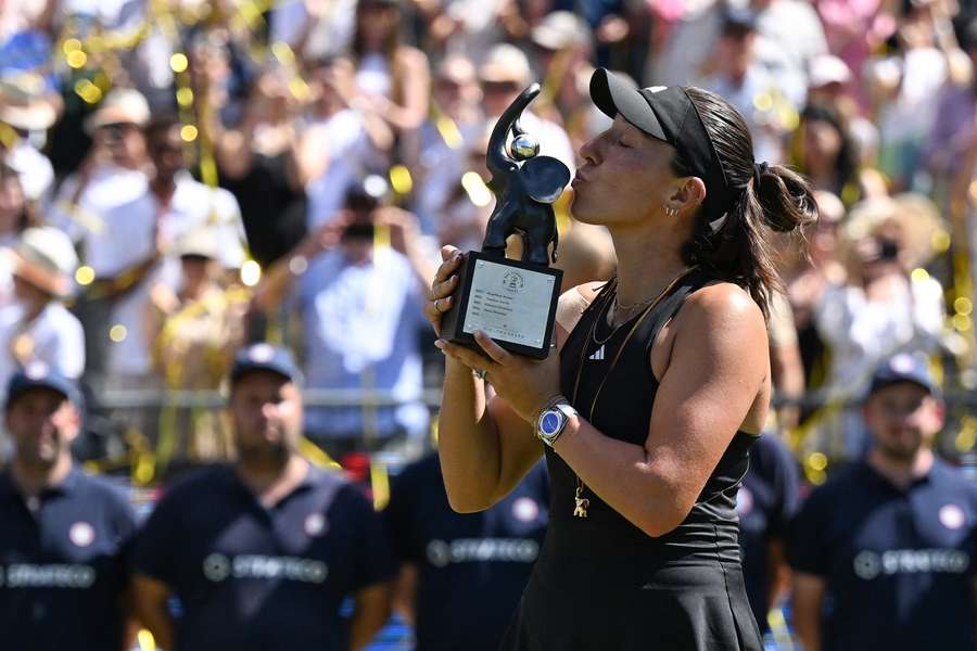 Pegula celebrates her Bad Homburg crown
