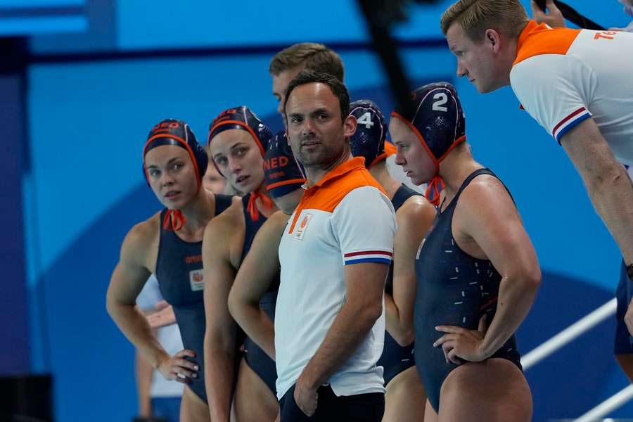 Nederland gaat als nummer 2 van de poule door naar de kwartfinales