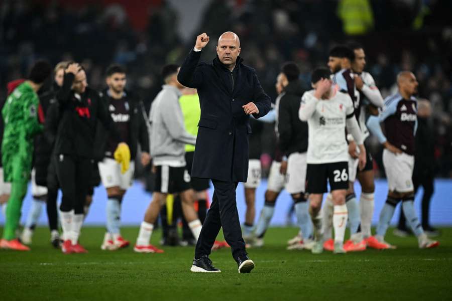 Arne Slot à la fin du match contre Aston Villa ce mercredi.