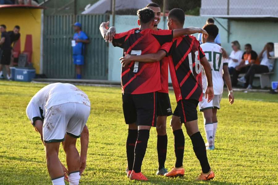 Athletico-PR elimina Guarani e enfrenta Grêmio na 3ª fase da Copinha