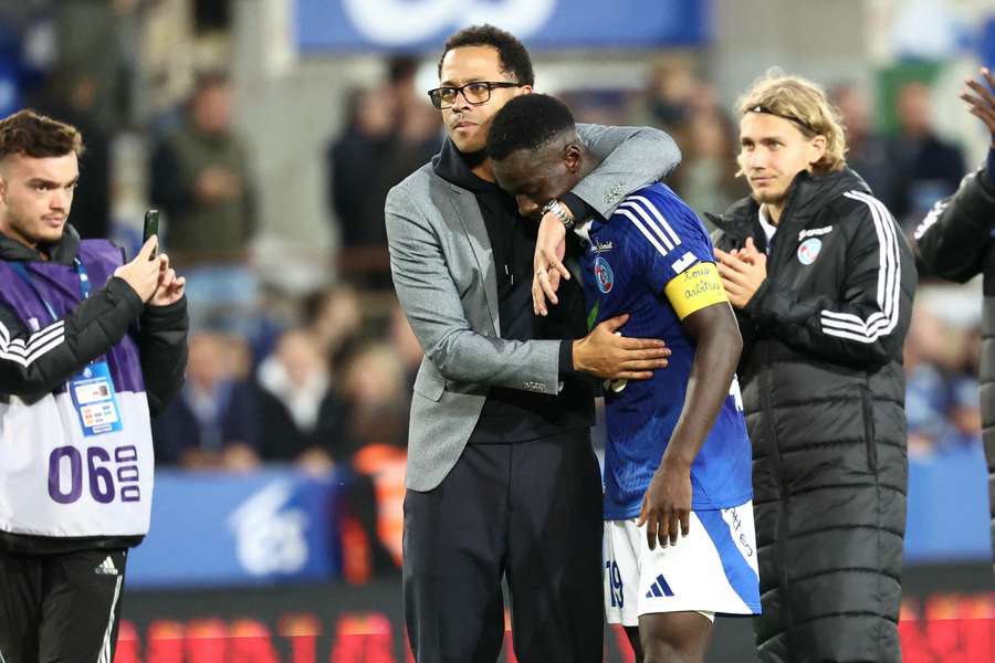 Liam Rosenior et Habib Diarra à la fin du match contre Lens.