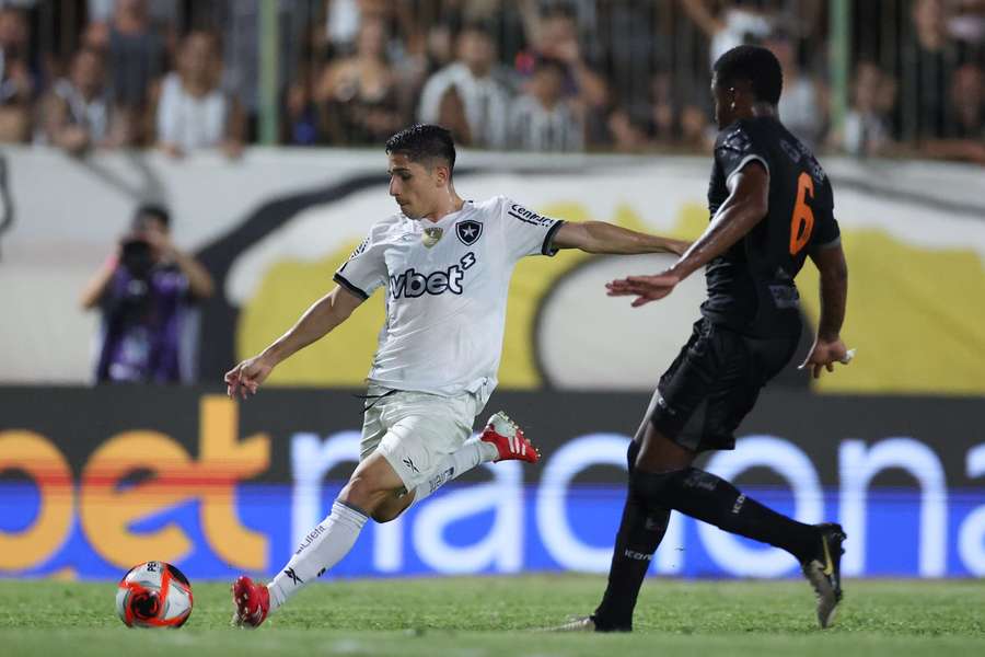 Savarino perdeu pênalti em Nova Iguaçu 0x1 Botafogo