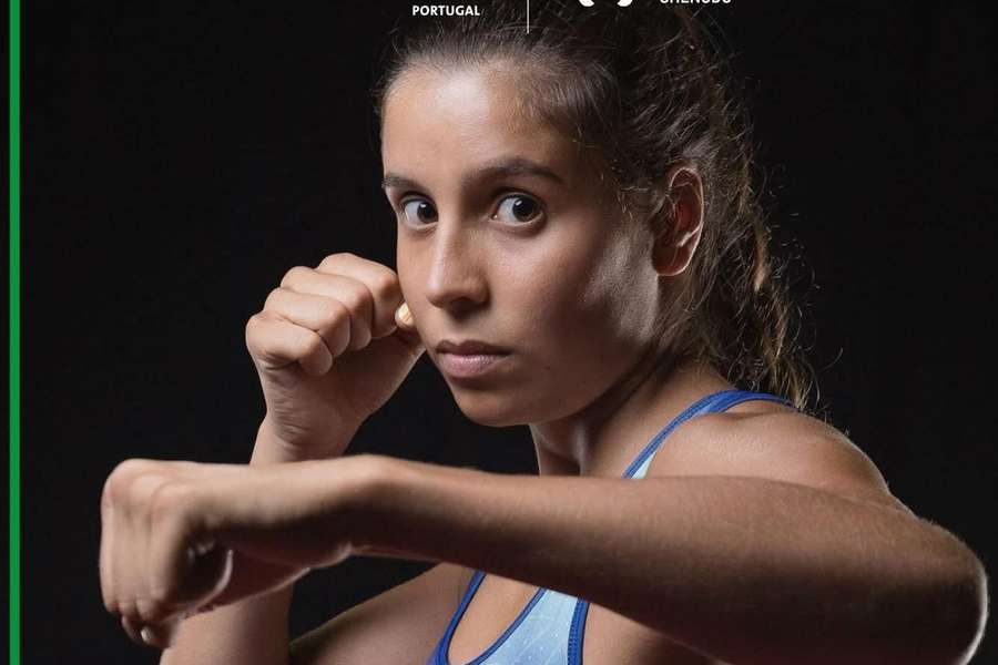 Sofia Oliveira conquista título inédito no kickboxing
