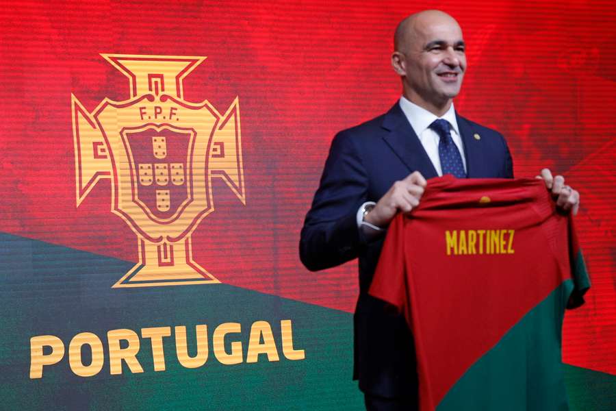 José Pereira lembrou haver “também muitos treinadores portugueses no estrangeiro” e disse conhecer Roberto Martínez