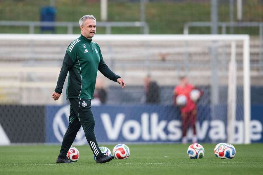 Bundestrainer Christian Wück will die DFB-Frauen ins Finale der Nations League führen. Bundestrainer Christian Wück will die DFB-Frauen ins Finale der Nations League führen.