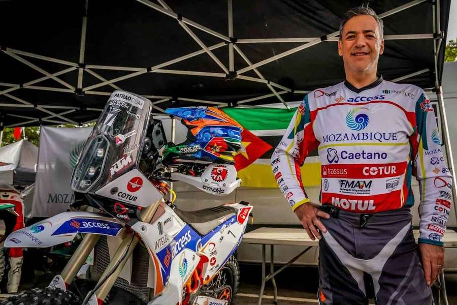 Paulo Oliveira levou Moçambique ao pódio da 45.ª edição do Rally Dakar Paulo Oliveira levou Moçambique ao pódio da 45.ª edição do Rally Dakar