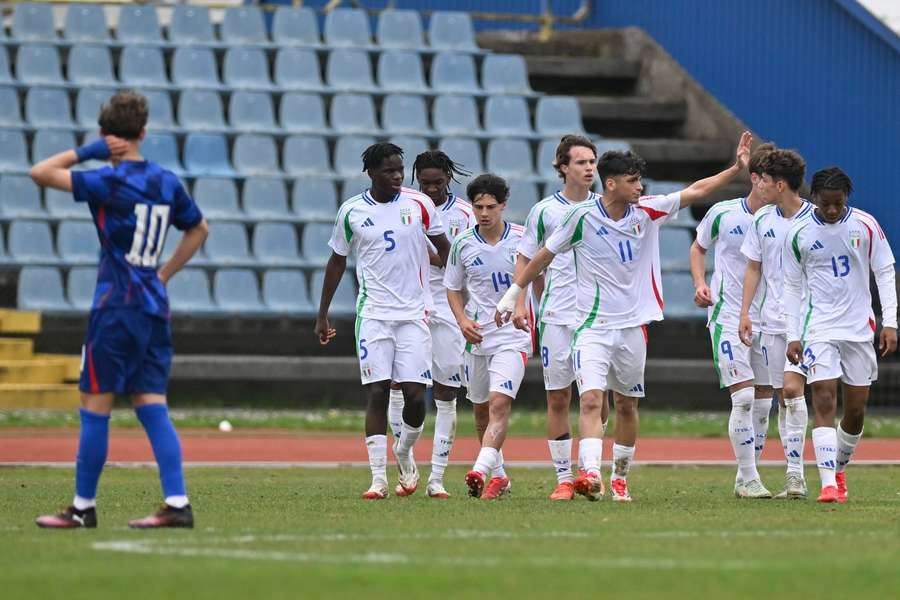 L'esultanza degli azzurrini L'esultanza degli azzurrini