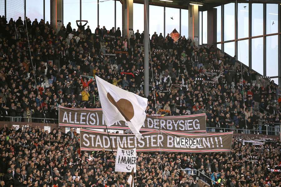 Die St. Pauli Fans wollen ihren Rivalen erniedrigen.