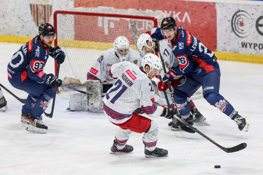 Tyszanie z piątą wygraną, grad goli przed meczem o Superpuchar