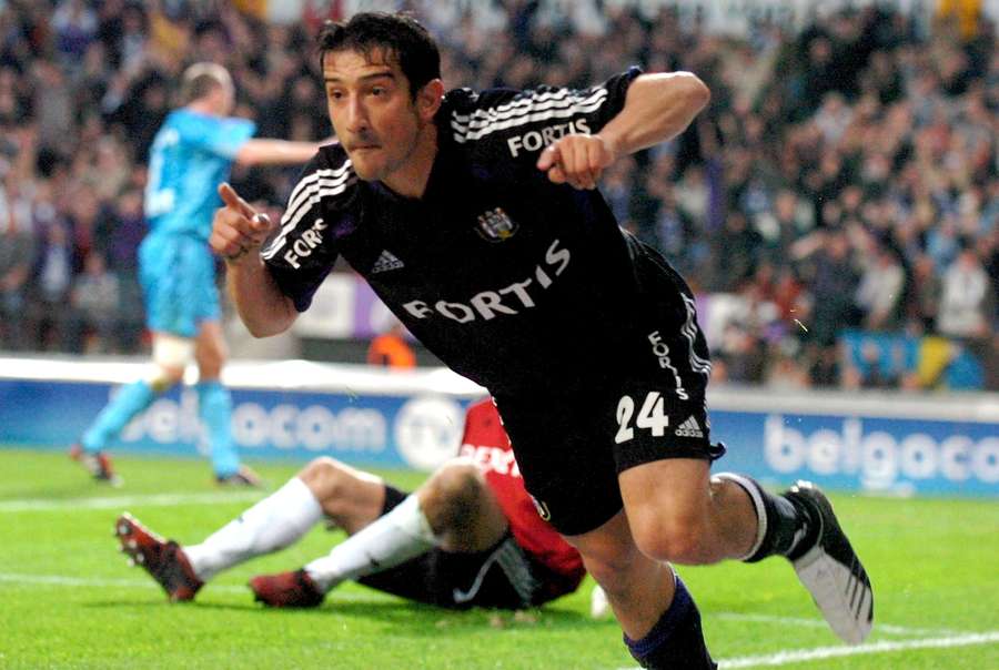 Serhat Akin in action for Anderlecht