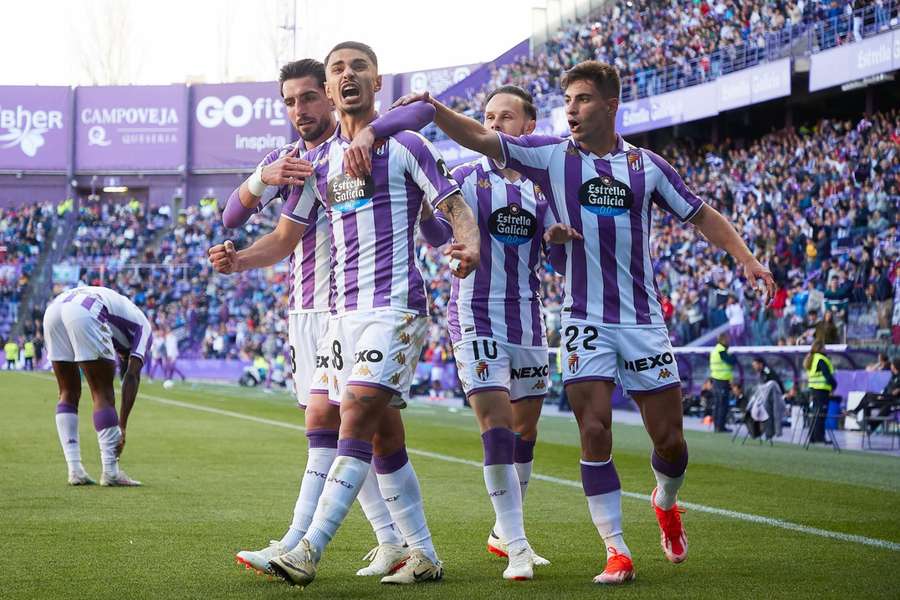 Zawodnicy Valladolid świętują gola na Zorrilla.